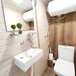 Ally's Place * Βάρνα